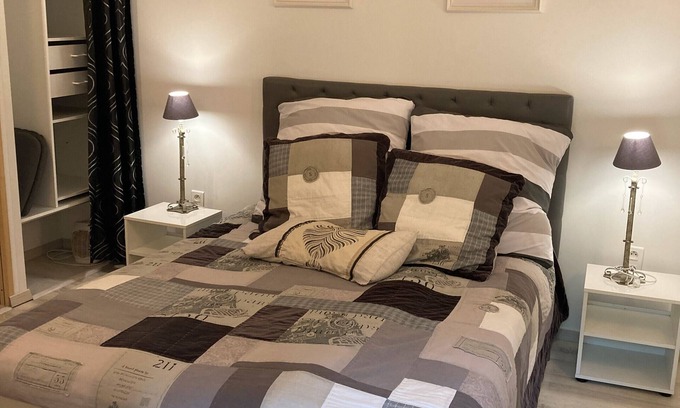 Puget Cama Y Desayuno | Bed and Breakfast 'La Réglisse' with Shared Pool, Wi-Fi and Air Conditioning