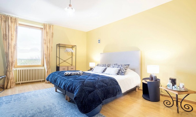 Concarneau Cama Y Desayuno | Alojamiento y desayuno 'Madame De La Fayette' con terraza compartida, jardín compartido y Wi-Fi