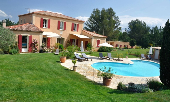Trets Casa | Cama y desayuno de encanto para 2 personas en casa de campo provenzal