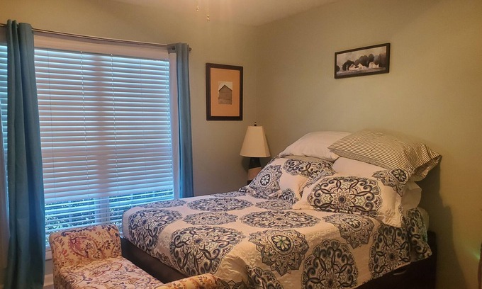 Midland Casa | Bed and Breakfast Personal Chef (Mudroom)