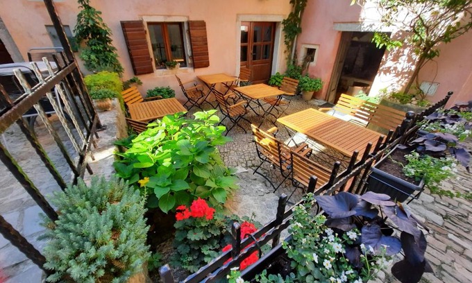 Motovun Cama Y Desayuno | Bed & Breakfast Antico