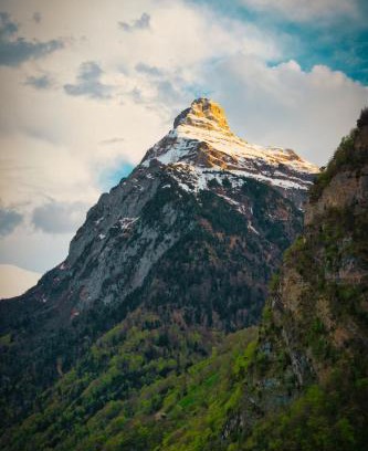 Ruetli Cama Y Desayuno | Bed & Breakfast at Urnersee Winter Edition