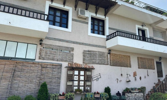 Berat Casa | bed & breakfast Local Living Edi