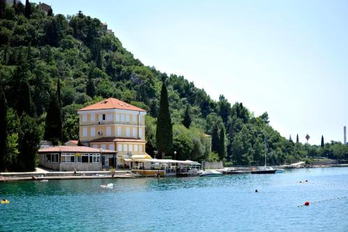 Municipality of Omisalj Cama Y Desayuno | Bed&Breakfast Villa Eva