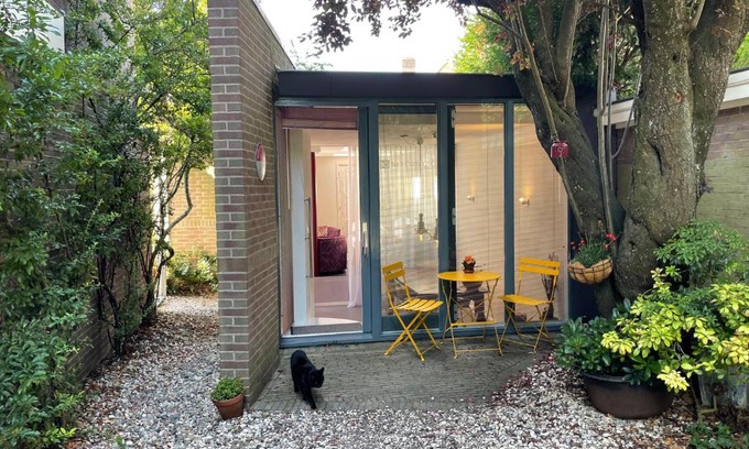 Oranjebuurt Apartamento | Bed & Office 050