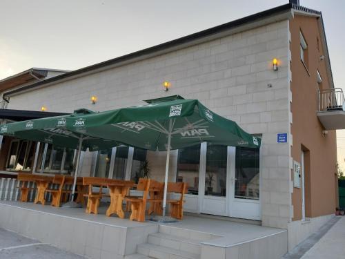 Municipality of Gracac Casa | Bedrooms Cerovac