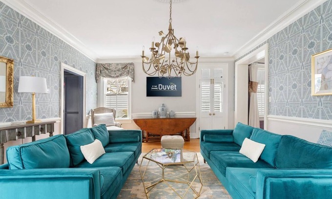 Downtown Charleston Casa | Bee & Blossom | a Designer's Showcase!