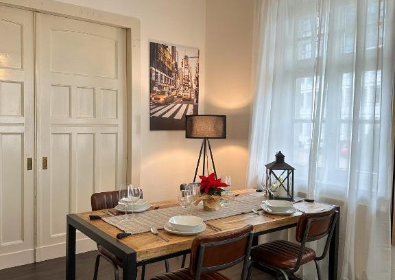 Niedergirmes Apartamento | bee Design Apartment + Zentral + Küche + Parken
