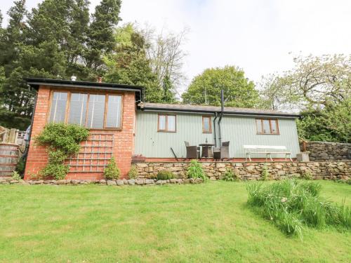 Castleton Casa | Bee Garth