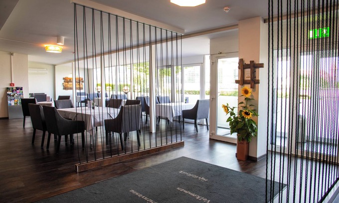 Region Hannover District Hotel | [BEE]VILLAGE MESSEHOTEL HANNOVER-LAATZEN.