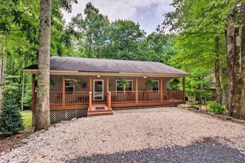 Beech Mountain Casa | Beech Mountain Home with Covered Deck, Near Skiing!