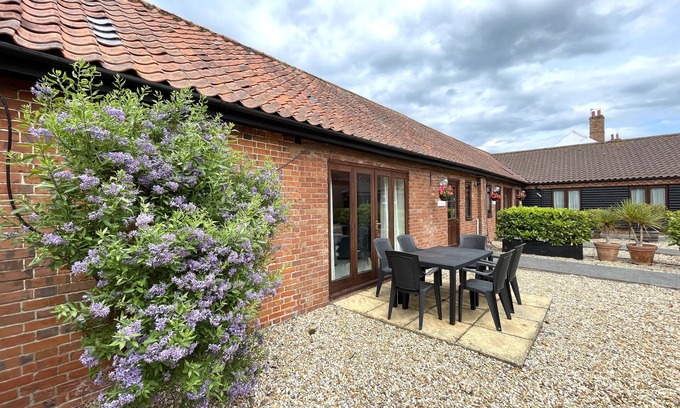 Wood Norton Casa | BEECHWOOD, family friendly, character holiday cottage in Foulsham