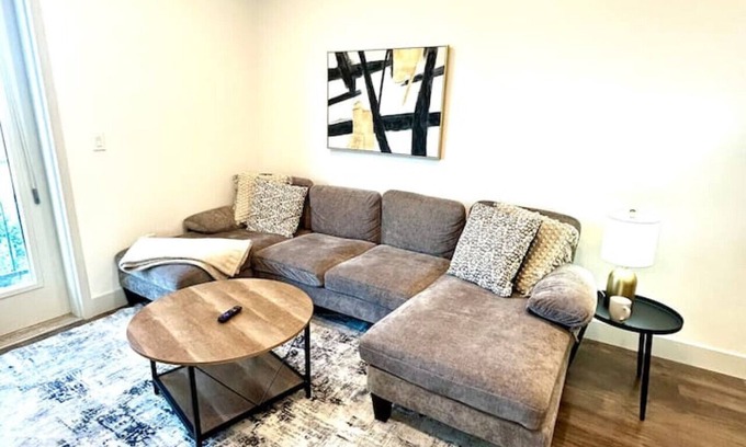 People's Freeway Apartamento | Beehive Escape -Salt Lake City
