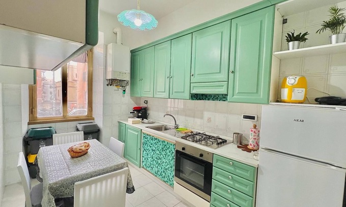 Quartiere XXIII Alessandrino Apartamento | BEGONIE HOUSE Spacious, bright and colorful apartment in Centocelle.