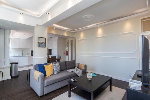 Paco De Arcos Apartamento | BeGuest Casa dos Poetas Oeiras Apartment