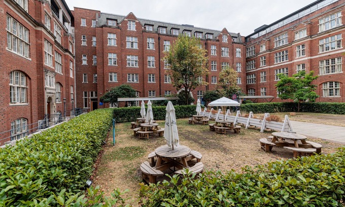 Knightsbridge and Belgravia Hotel | Beit Hall - Campus Accommodation