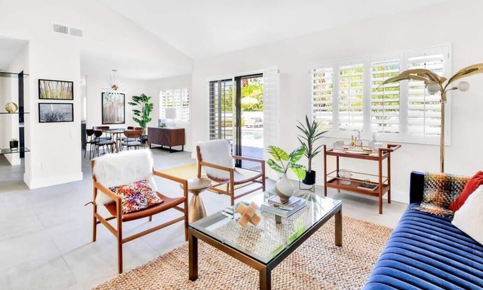 Araby Casa | BEL AIR PALMS ***NEW HOME*** A Stylish Dream Home