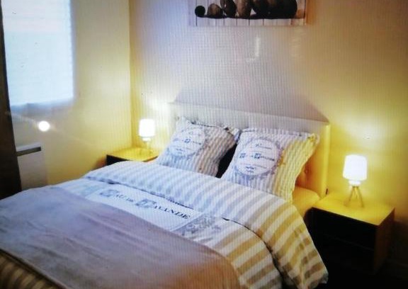 Bernieres-sur-Mer Apartamento | Bel appartement avec jardin à 50m des plages du debarquement