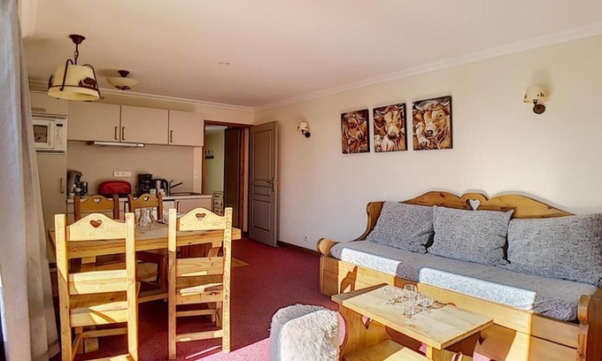 Les Menuires Apartamento | Bel appartement rénové 2 pièces proche des pistes avec balcon, sauna, hammam et WIFI - FR-1-344-145