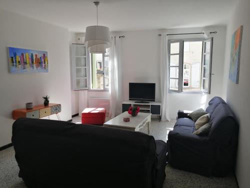 Uzes Apartamento | BEL APPARTEMENT SPACIEUX CENTRE VILLE UZES T3