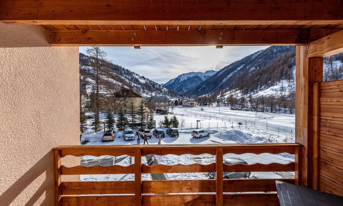 Abries Condominio | Bel Appartement Spacieux | Accès Sauna, Naturaleza + Cultura