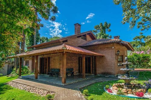 Vila Suzana Casa | Bela casa estilo chalé em Canela RCF160