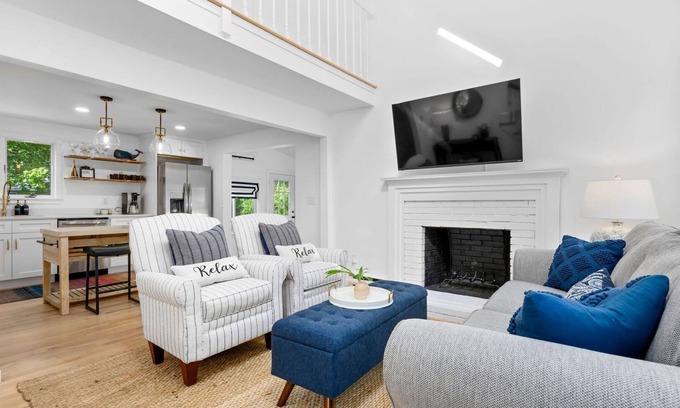 Mashpee Casa | Bela Vida - Steps to John's Pond, Spacious, 4 Bedroom, 3 Bathroom, Sleeps 10