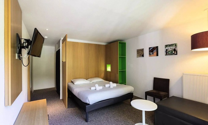Eaux-Bonnes Apartamento | Belambra Clubs Gourette - Lou Sarri - Half board - Classic Room 2 Adults + 1 Child with balcony