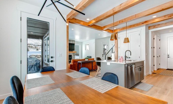 Deer Mountain Casa | Belaview Way