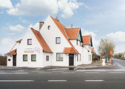 Westende Casa | Belcoast Guesthouse