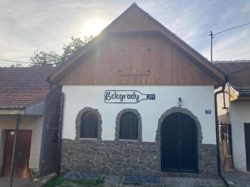 Velke Bilovice Cabina | Belegrady 311