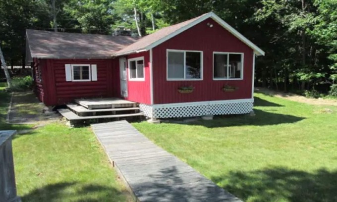 Kennebec Cabaña | Belgrade lakes waterfront on Messalonskee 4 bedroom cabin