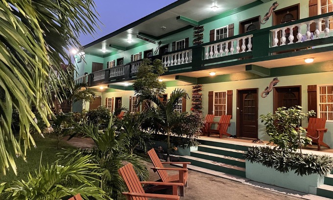 San Pedro Hotel | Belize Budget Suites