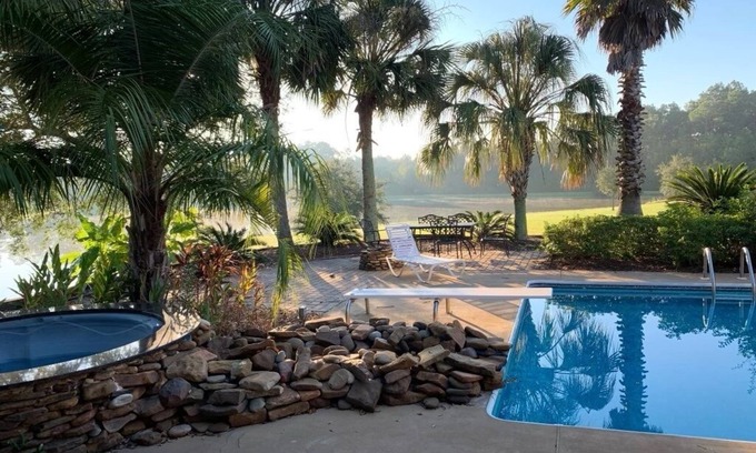 Union Church Casa | Bell Creek Lake Front Villa