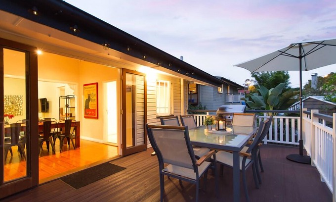 Bulimba Casa | Para toda la familia / Wifi gratuito / 3Brm + rincón de estudio / 1. 5 baños / aire acondicionado / PetsOk / cubierta