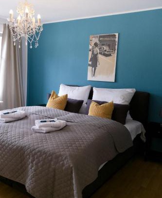 Ludwigsburg Apartamento | bella casa - Business&Family - 2 Zimmer direkt neben Schloß, Parkplatz, SmartTV, Netflix, Waschmaschine, 24h Checkin, 71qm, Kingsizebett, Hotelbettwäsche