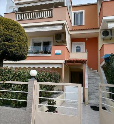Nea Peramos Apartamento | Bella Casa