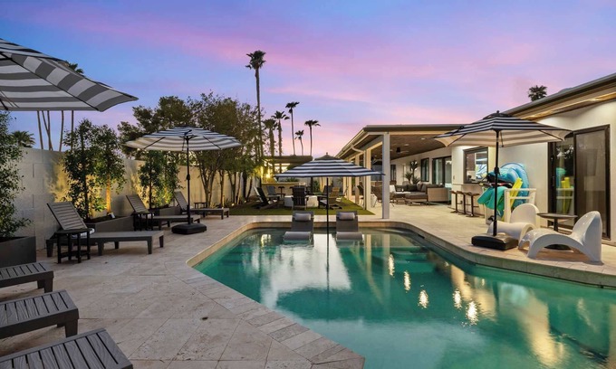 Raskin Estates Casa | Bella Palma: Elegance & Style w/Putt, Pool & Spa!