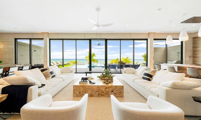 East End Casa | Bella Rocca 8br 8 Bedroom Home