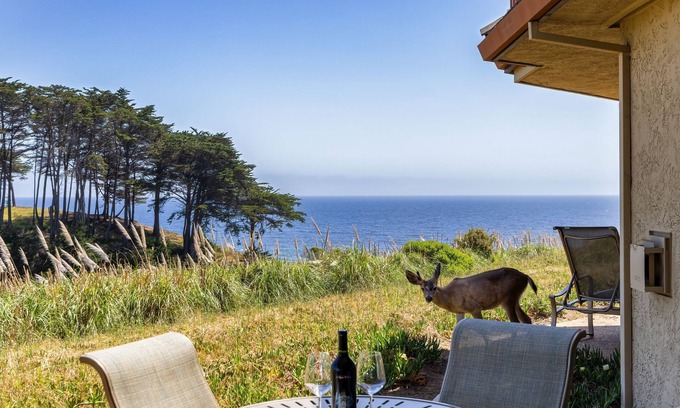 Rio del Mar Villa | Bella Vista by the Sea - Ground Level with a View on the North Bluff.