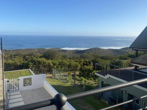 Brenton-on-Sea Casa | Bellamore - Stylish Loft Studio with Sea Views