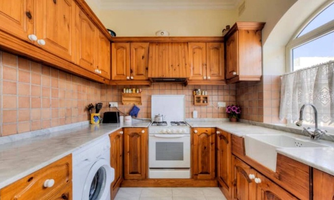 Bellavista Apartamento | Bellavista 3 Bedroom Apartment with A/C