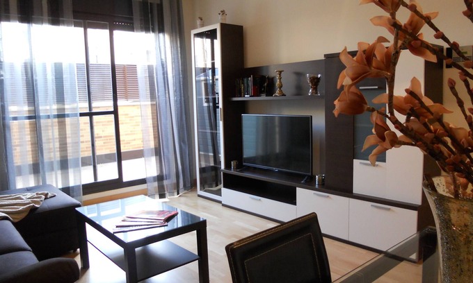 Lardero Apartamento | APARTAMENTO BELLAVISTA, PISCINA, TERRAZA Y WIFI.