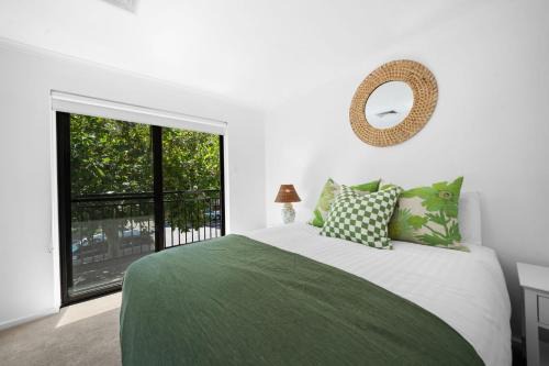 Glenelg North Casa | Belle Escapes - Seabreeze Townhouse