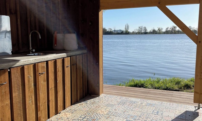 Vayres Casa | Belle Maison Avec Piscine au Bord de L'eau
