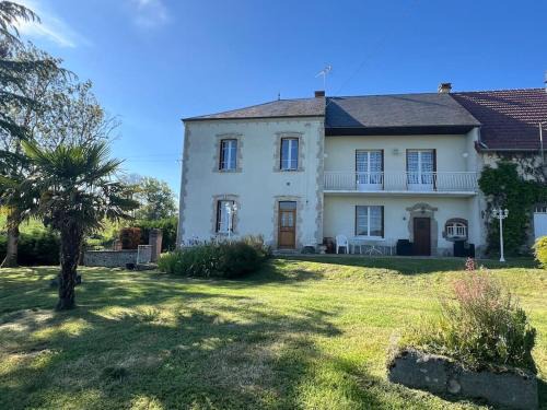 Cressat Casa | Belle Maison avec vue magnifique , séjour pleine nature gd jardin