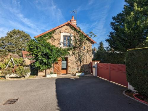 Perassay Casa | Belle maison en pierre au cœur du Berry avec jardin, terrasse, et activités familiales à proximité - FR-1-591-152