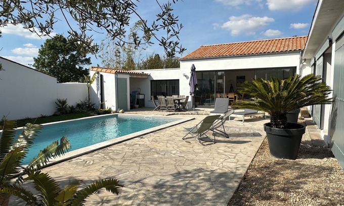 LHoumeau Casa | Belle Maison Lumineuse Avec Piscine Entre L'île de Ré et la Rochelle