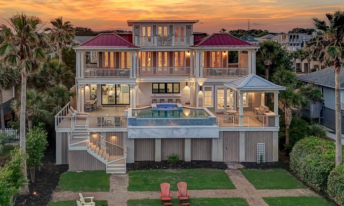Isle of Palms Casa | Descuentos de julio! 'Belle Mer' ~ FRENTE AL MAR, PISCINA PRIVADA, TINA CALIENTE, ASCENSOR, RECORRIDO!