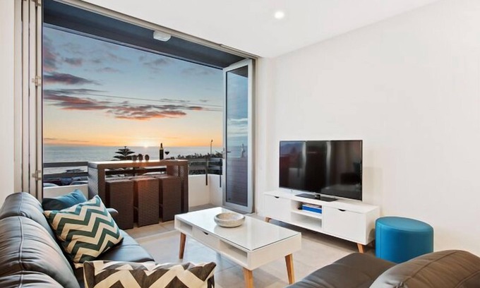 West Beach Apartamento | Belle Vista apartamento absoluto frente a la playa w / WiFi gratuito